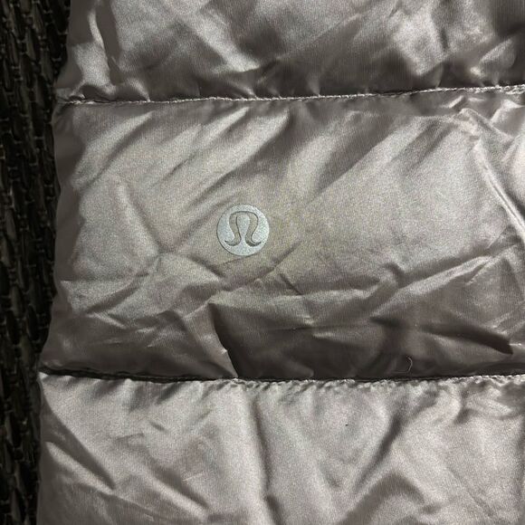 Lululemon Brave the Cold Vest - Picture 9 of 13